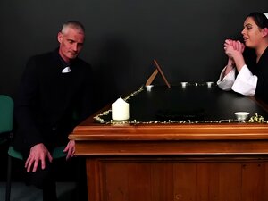 CFNM Nonne wichst Priester jock in der Gruppe