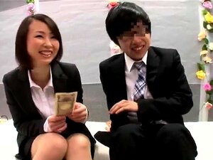 Heerlijke Japanse dames worden hard genaaid in het openbaar