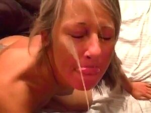 Amatööri kotirouva spermasuihkussa