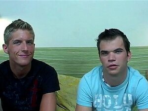 Gamla män gaysex i omklädningsrum för första gången Efteråt