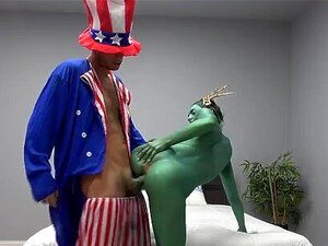Camsoda - Freiheitsstatue fickt Stiefonkel Sam