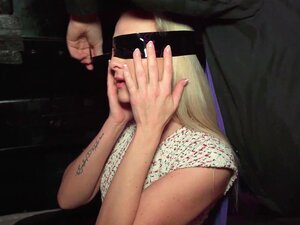 Sexy Stiefmutter mit goldenem Haar, die ich gerne ficken würde,