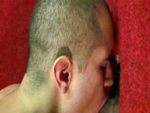 Schwuler Hardcore-Gloryhole-Sexporno und dreckige schwule Handjobs 30