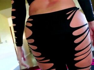 Una MILF dalle tette grosse si prende un BBC