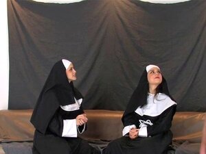 Wicked sweeties bang de grootste riem lullen en spray sperma overal.