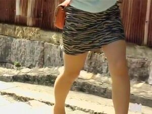 upea itämainen lutka saa mukavasti huijata aikana sharking toimintaa,