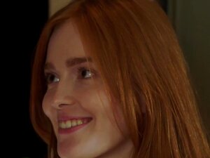 Die wunderschöne Rothaarige Jia Lissa hat etwas zu beweisen