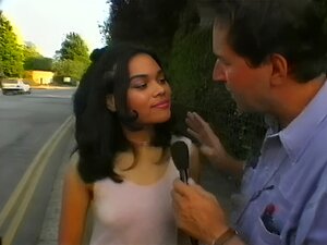 Natalie im Taxi London (19 Jahre alte Schülerin)