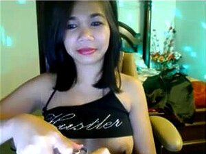Asiatische Süße-Masturbation endet mit Abspritzen vor der Webcam,