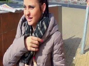 Europäischer Amateur fickt in der Öffentlichkeit für Geld