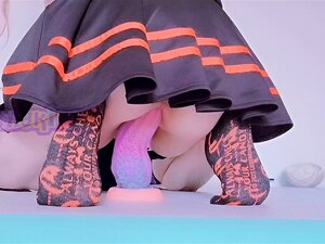 nuttige Cheerleaderin will dieses Monster für den