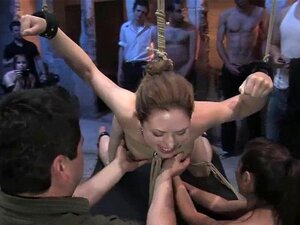 Kuumaa kaunista tyttöä pannaan. Kuuma kaunis tyttö jää kiinni