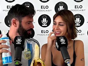 CAMI NAIR SYÖ ELO-PODCASTIN BANAANIN MAUSTEISESSA HUONEESSA