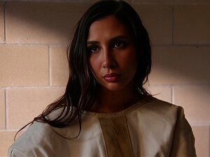 Delphine Films - Gianna Dior ' s therapiesessie verandert in harde