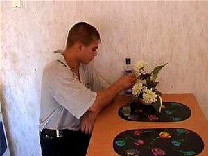 Süße, mollige Mama mit hängenden riesigen Titten und Typ,