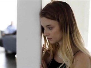 Stiefvater trickst Stieftochter zum Sex aus