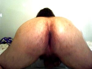 Tauchen Sie ein in die sinnliche Verlockung praller Hintern, die die