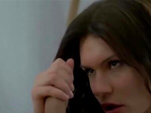 Anaali italialaisen culonan kanssa koko yliopistojuhlassa