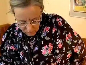 Луда стара мама добија дубоко јебање и