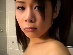 Japanische Mutter fickt den Freund ihres Sohnes (unzensiert)