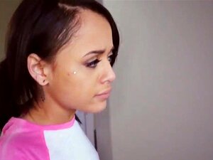 Holly Hendrix Cutie wiederholt das Erlebnis