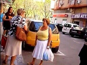 Erlebe ein atemberaubendes Abenteuer mit verführerischen Damen, die