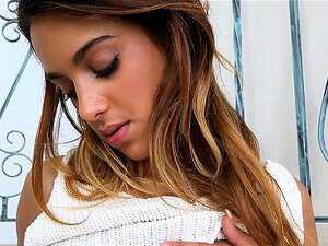 gatinha loira fresca e fofa