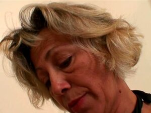 Er fickt die heiße Schwiegermutter von hinten. Er fickt die heiße