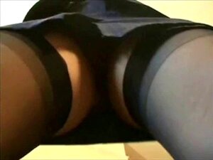 Diese verführerische Blondine erfüllt all deine Träume, während