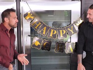 Jada und Danni tauschen Stiefväter, um ihre fleischigen Schwänze