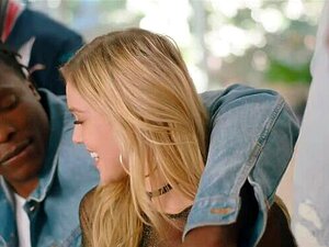 Kali Roses fühlt sich irgendwie peckish an - BBC Interracial Gangbang