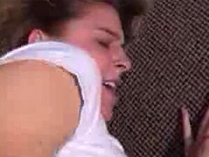 . Salope veut que tu jouisses dans son cul anal derrière bruyère en