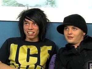 Nicky Six beginnt seine erste Homo-Erfahrung mit Miles Pride, der