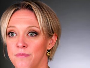 GIRLSWAY - Прелепа MILF Дее Вилијамс води се