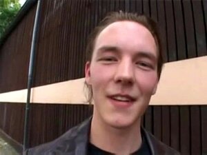 Tauche ein in Staceys Welt voller Vergnügen, während sie ihre