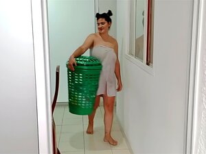 Lesbo-Sex an einem unangemessenen Ort