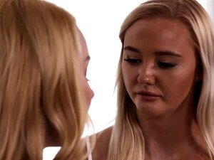 Geile Weiber Aaliyah Love und Paisley Porter beim Scheren