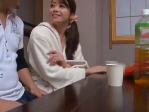 La pazza troia giapponese Maki Hojo nella migliore scena JAV con MILF
