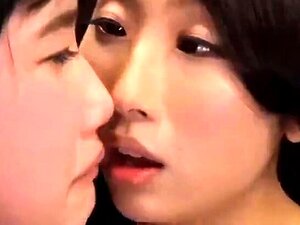 Japanisches lesbisches BDSM