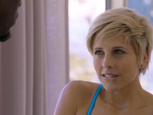 BLACKED Eine fitte Hausfrau betrügt ihren Mann, während sein Weg