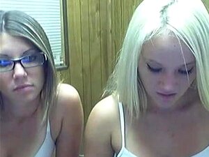 Traumhafte Amateur-Blondine leckt ihr Spielzeug, Amateur-Blondine