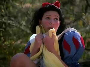 Erleben Sie den nostalgischen Reiz von Schneewittchen, während sie