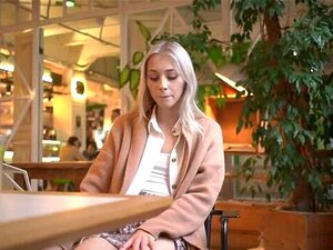 MY18TEENS - Carolina Sun Walking ohne Höschen