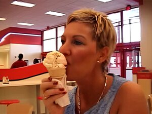 MILF-Jägerin - Jackie (25min) Fußball-Mama, DDT-Titten, lässt ***