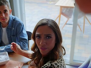  Heiße brünette MILF Ariella Ferrera brachte frischen