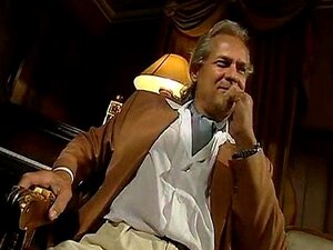 Sie liebt es, vor ihrem Ehemann zu ficken