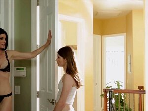 Interracial Sex mit heißen Babes Alice March und India Summer.