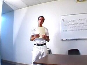 Una bionda sexy legata ama il sesso duro