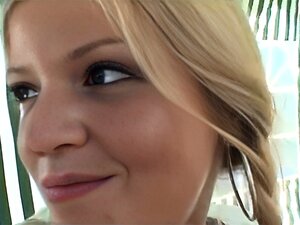 Tauche ein in die wildeste Outdoor-Orgie mit heißen, reifen MILFs,