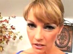 Бринета мама свршава у маму, чини да